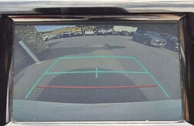Vehicle image 7 of 43