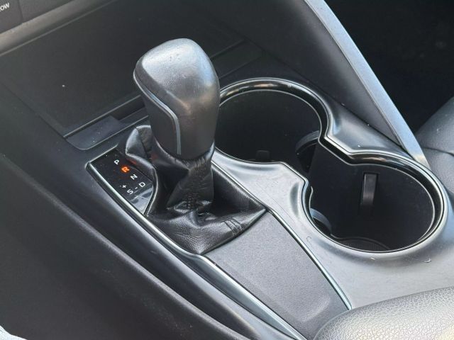 Vehicle image 21 of 43