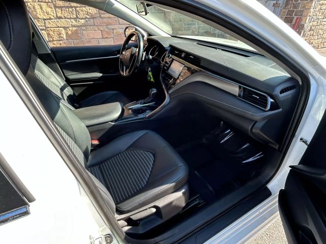 Vehicle image 31 of 43