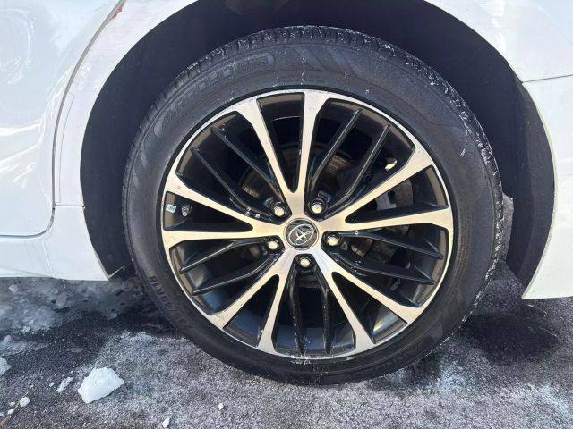 Vehicle image 37 of 43
