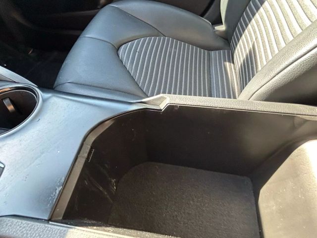 Vehicle image 25 of 43