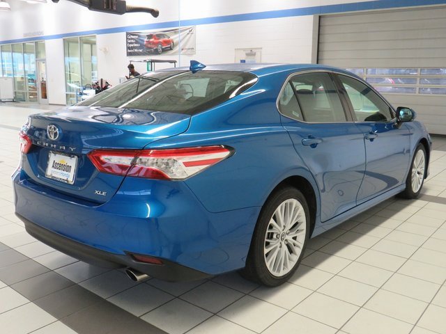 Vehicle image 4 of 40