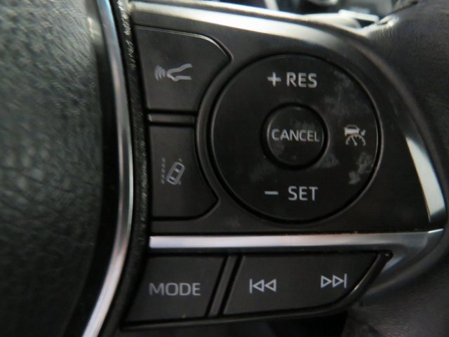 Vehicle image 19 of 40