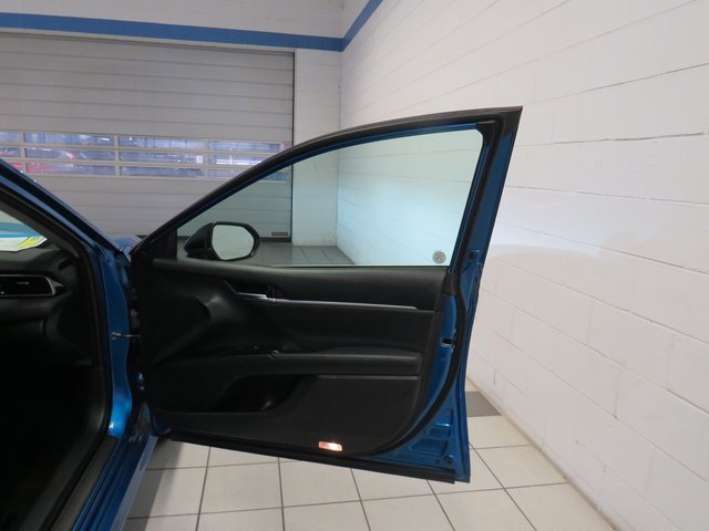 Vehicle image 24 of 40