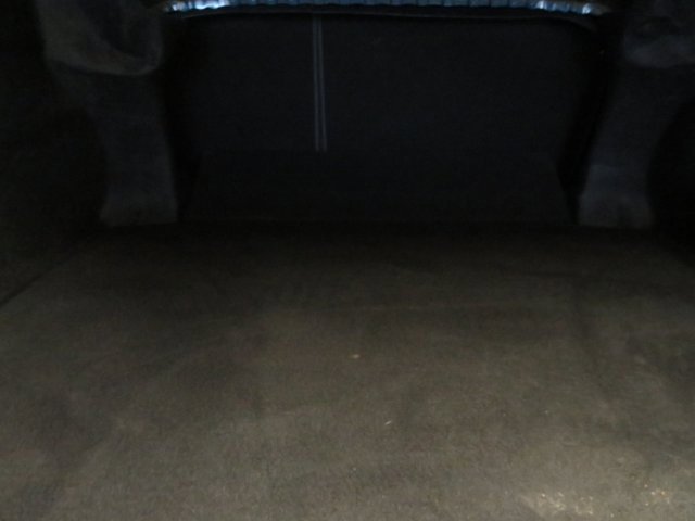 Vehicle image 28 of 40