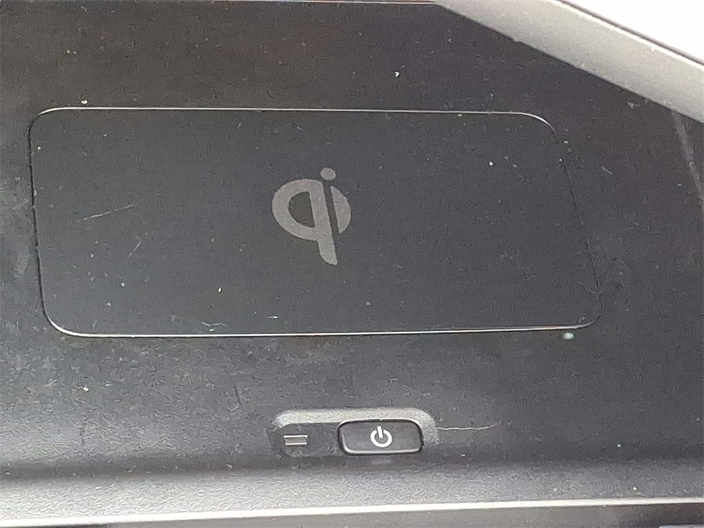Vehicle image 28 of 41