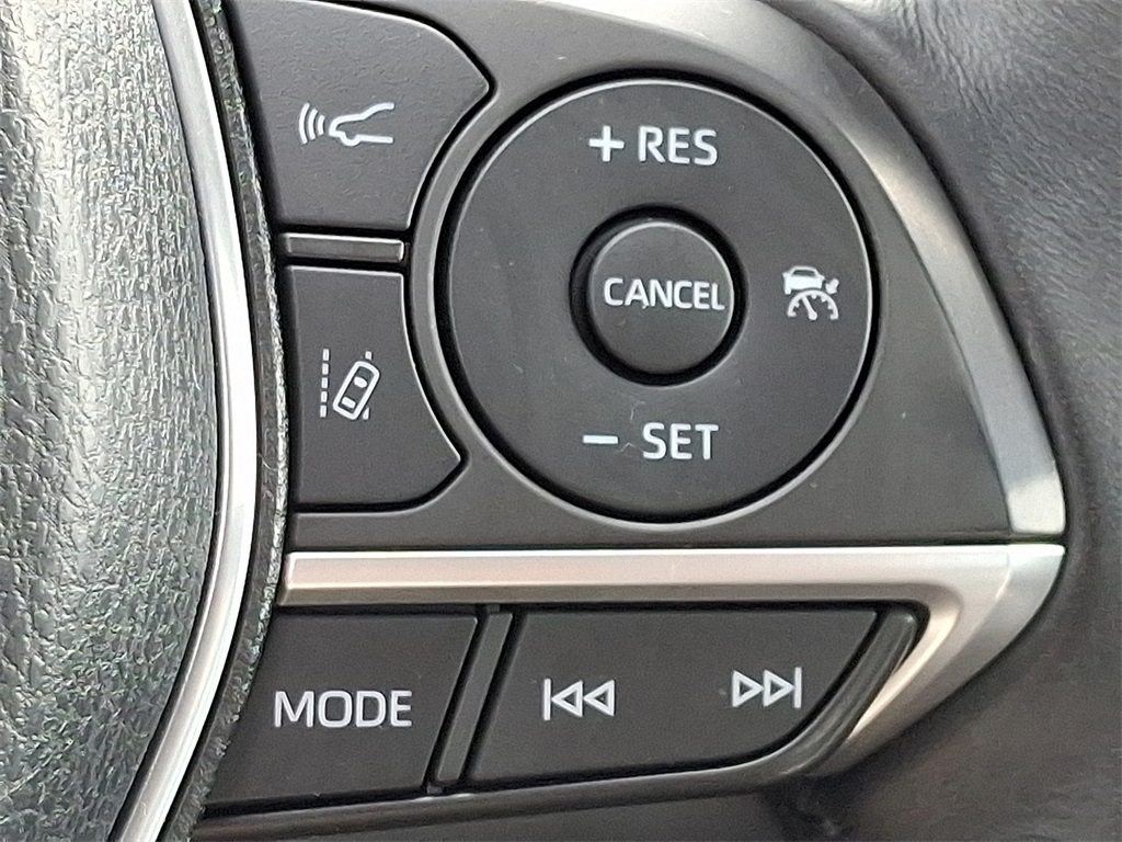 Vehicle image 23 of 41