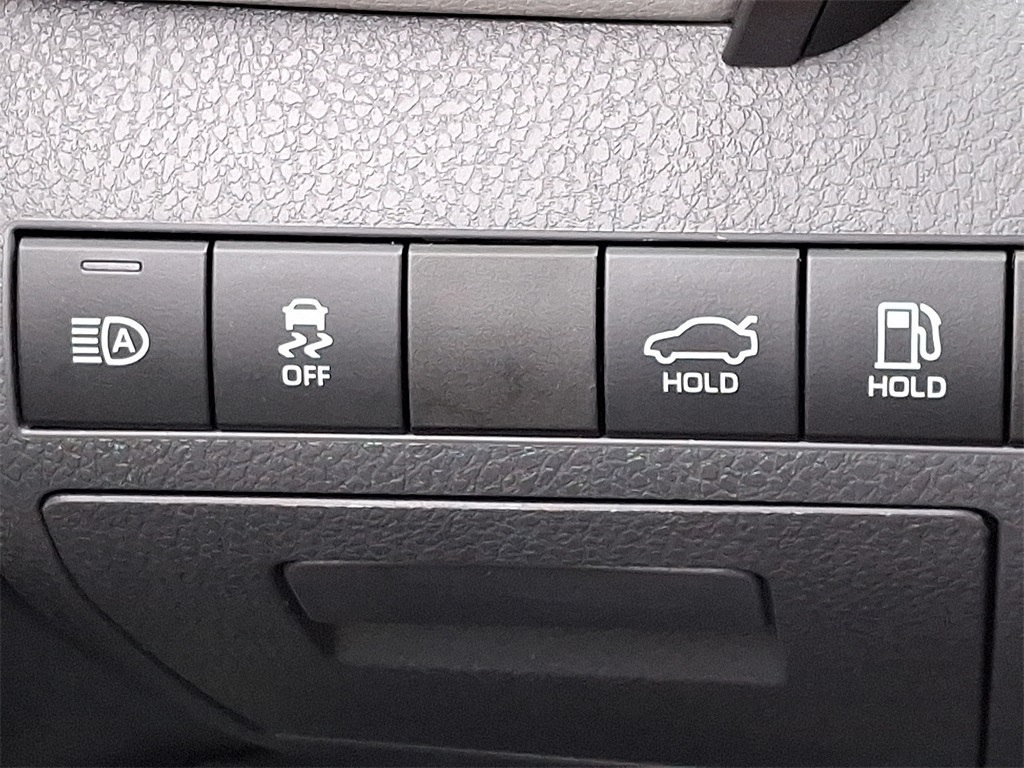 Vehicle image 24 of 41