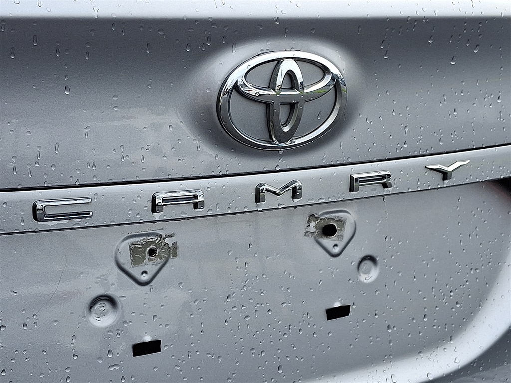 Vehicle image 32 of 41