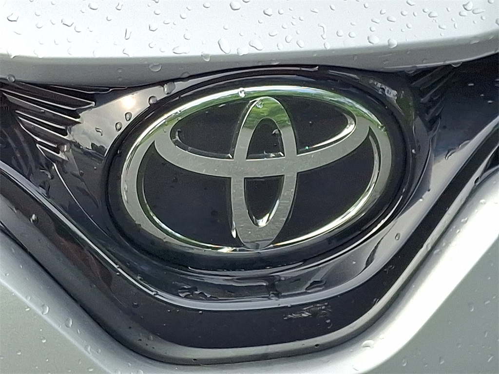 Vehicle image 34 of 41