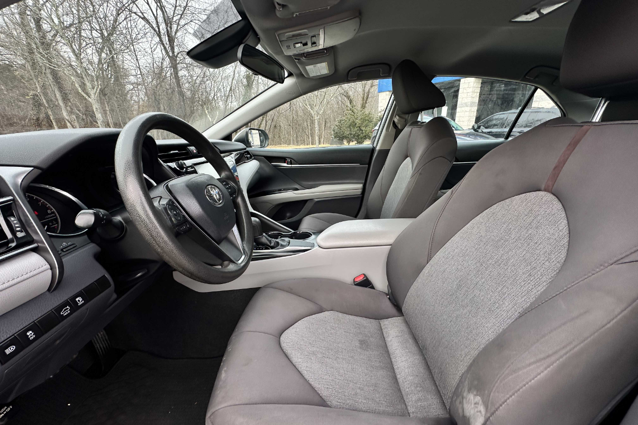 Vehicle image 15 of 24