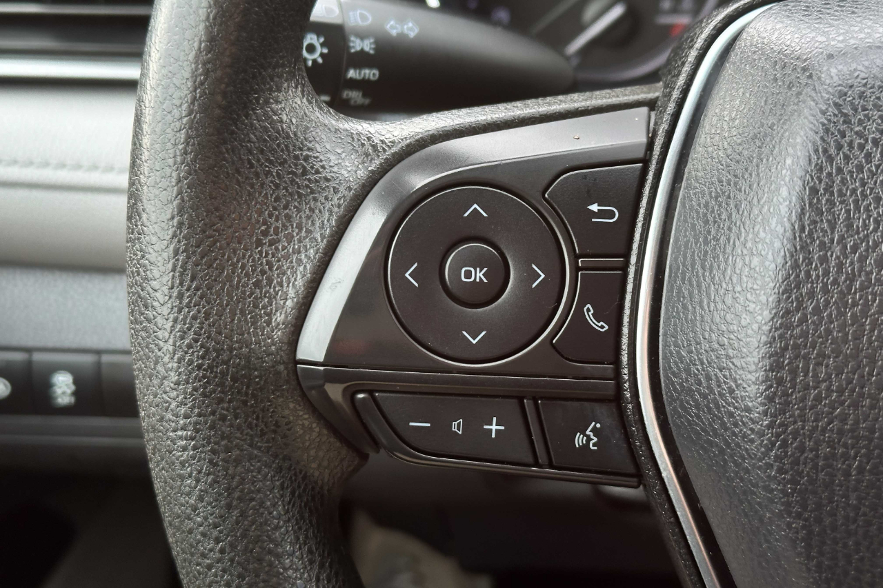 Vehicle image 20 of 24
