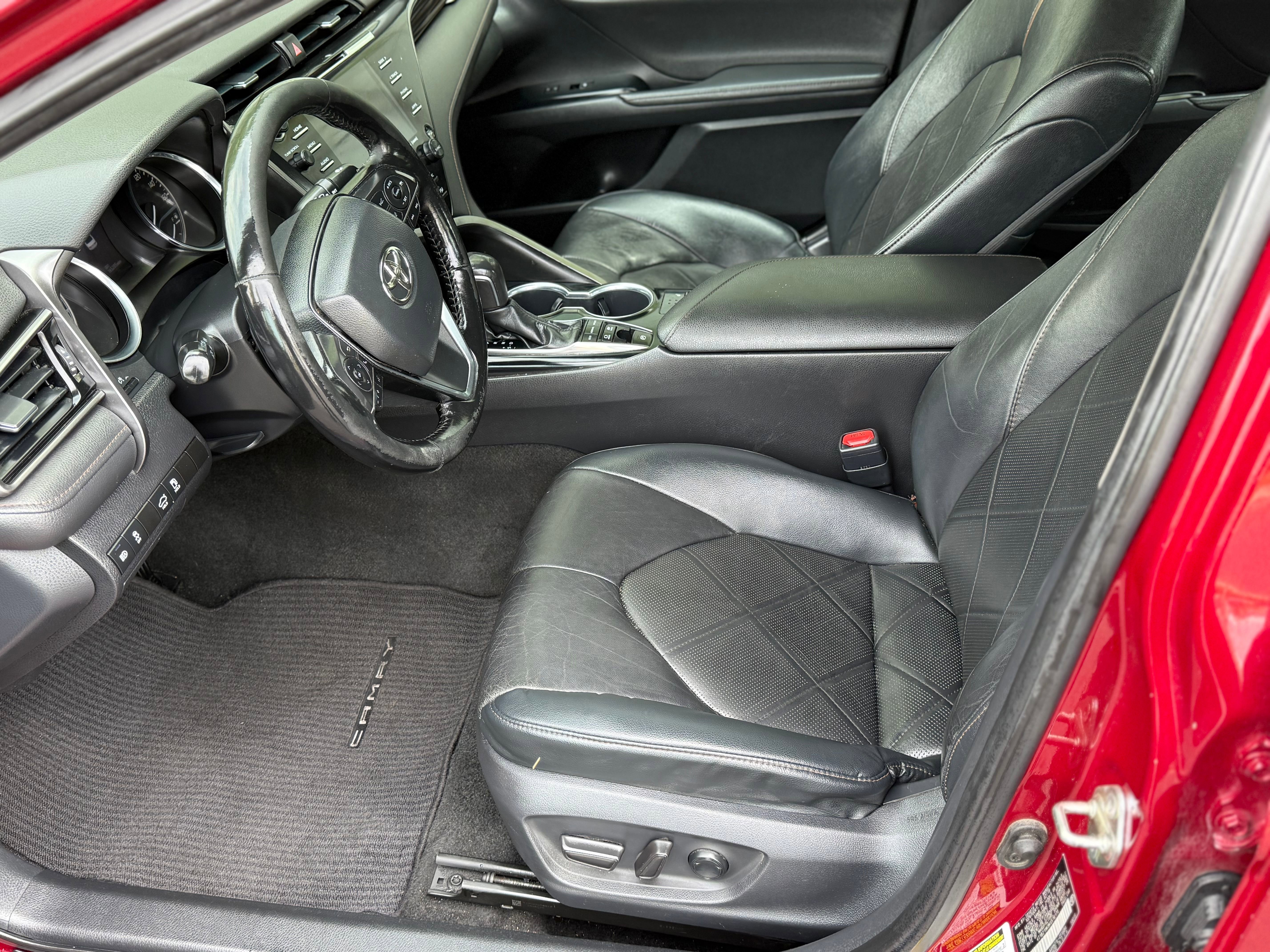 Vehicle image 12 of 17