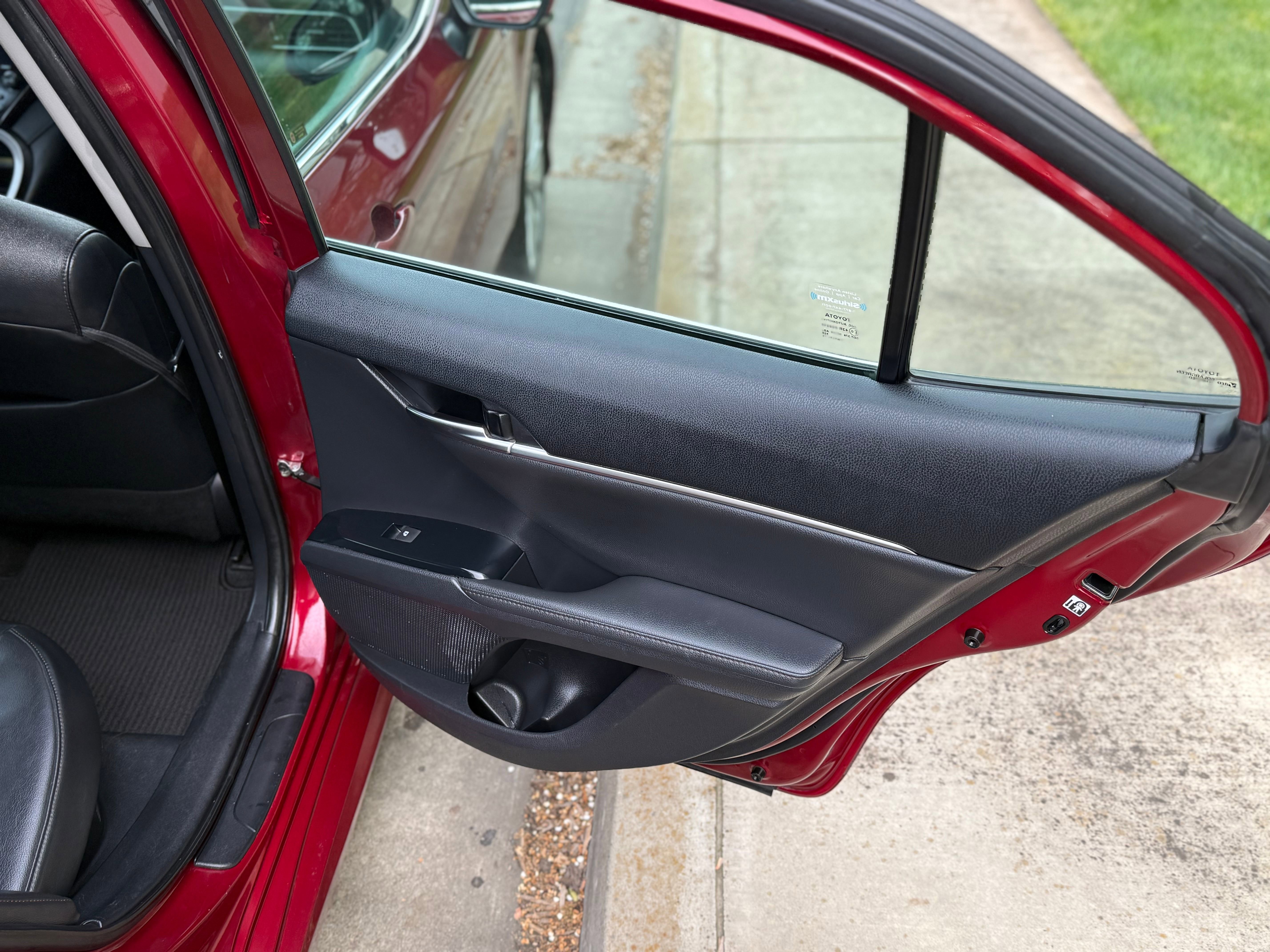 Vehicle image 8 of 17