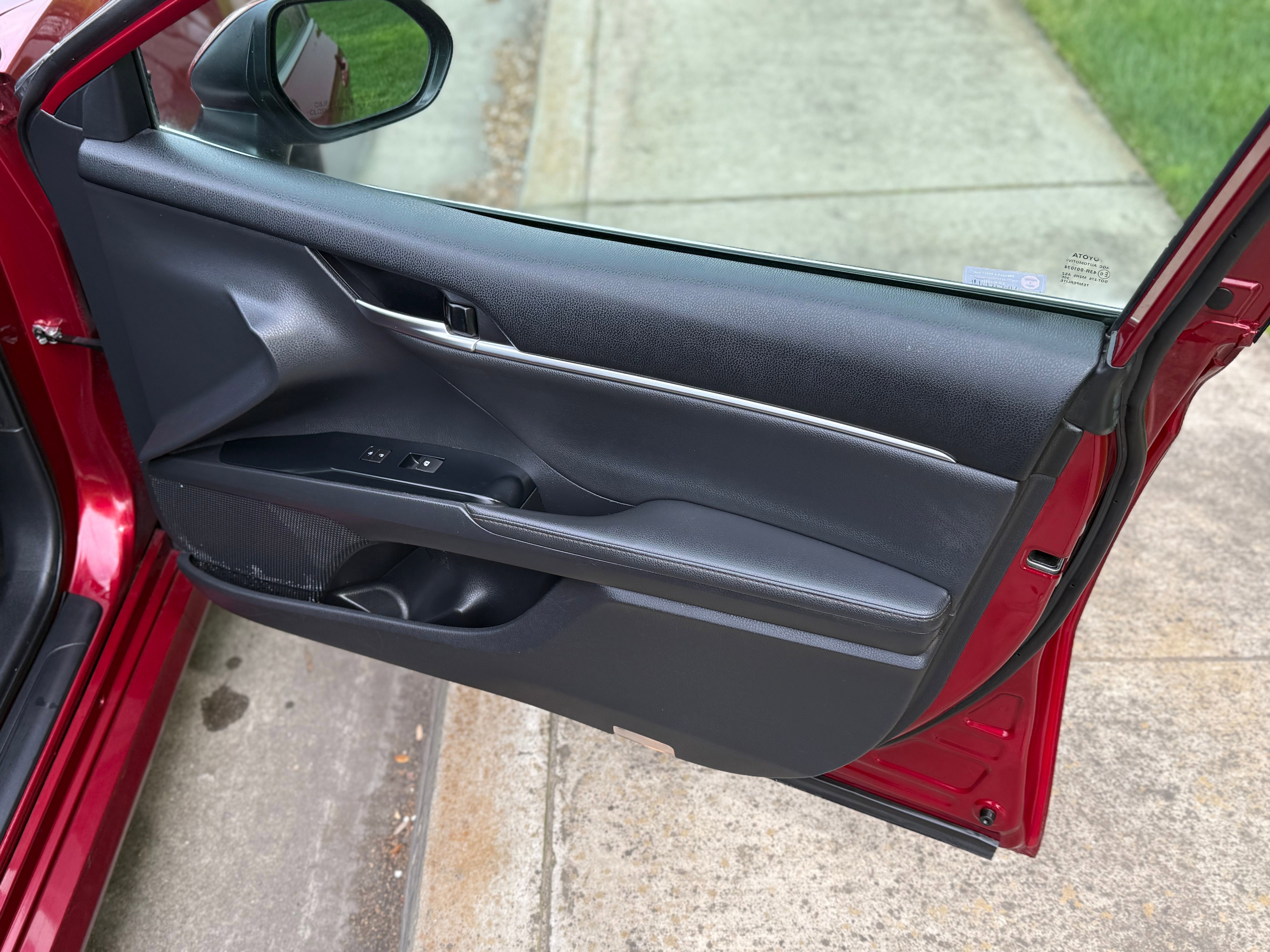 Vehicle image 7 of 17