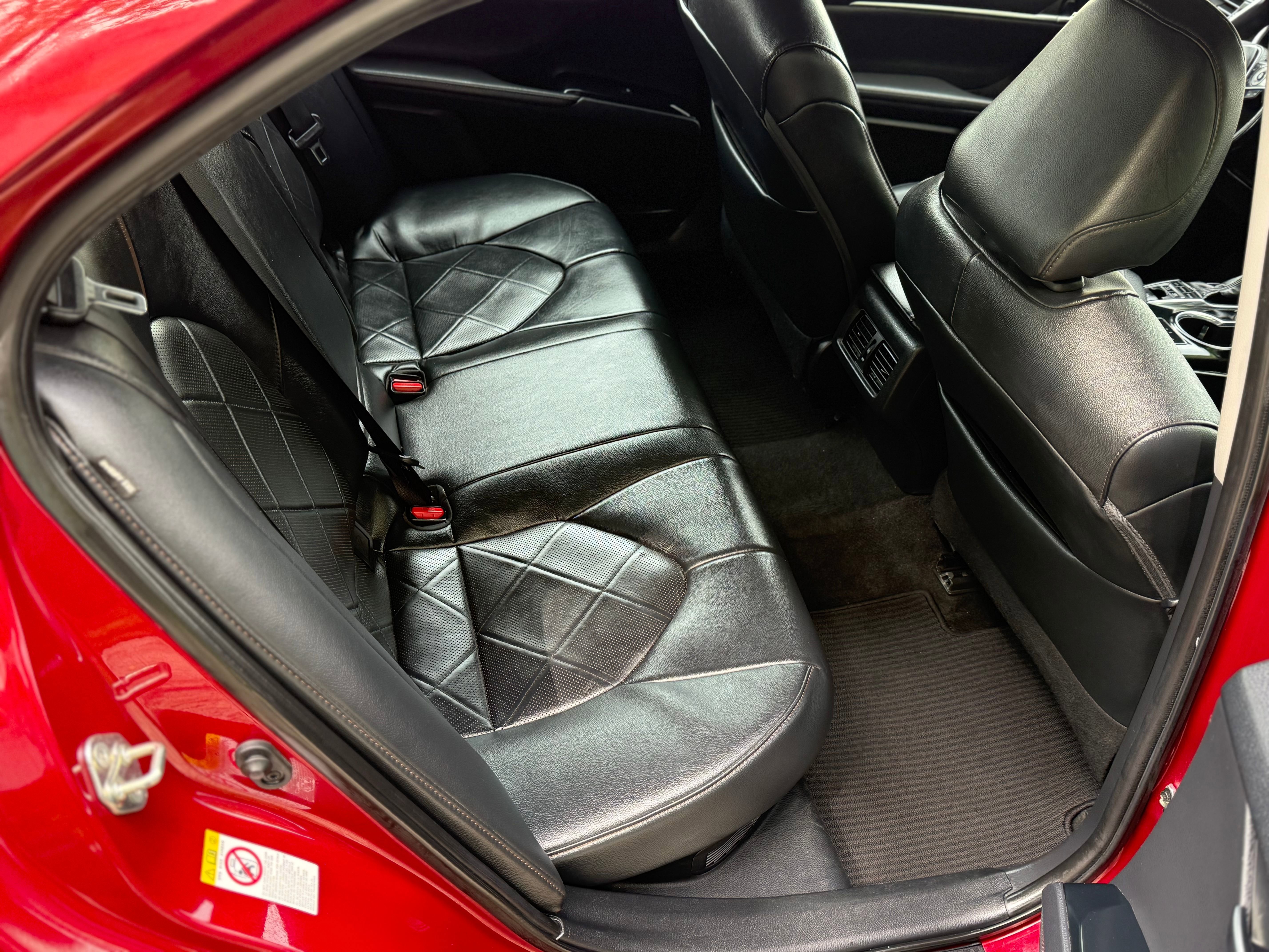 Vehicle image 6 of 17