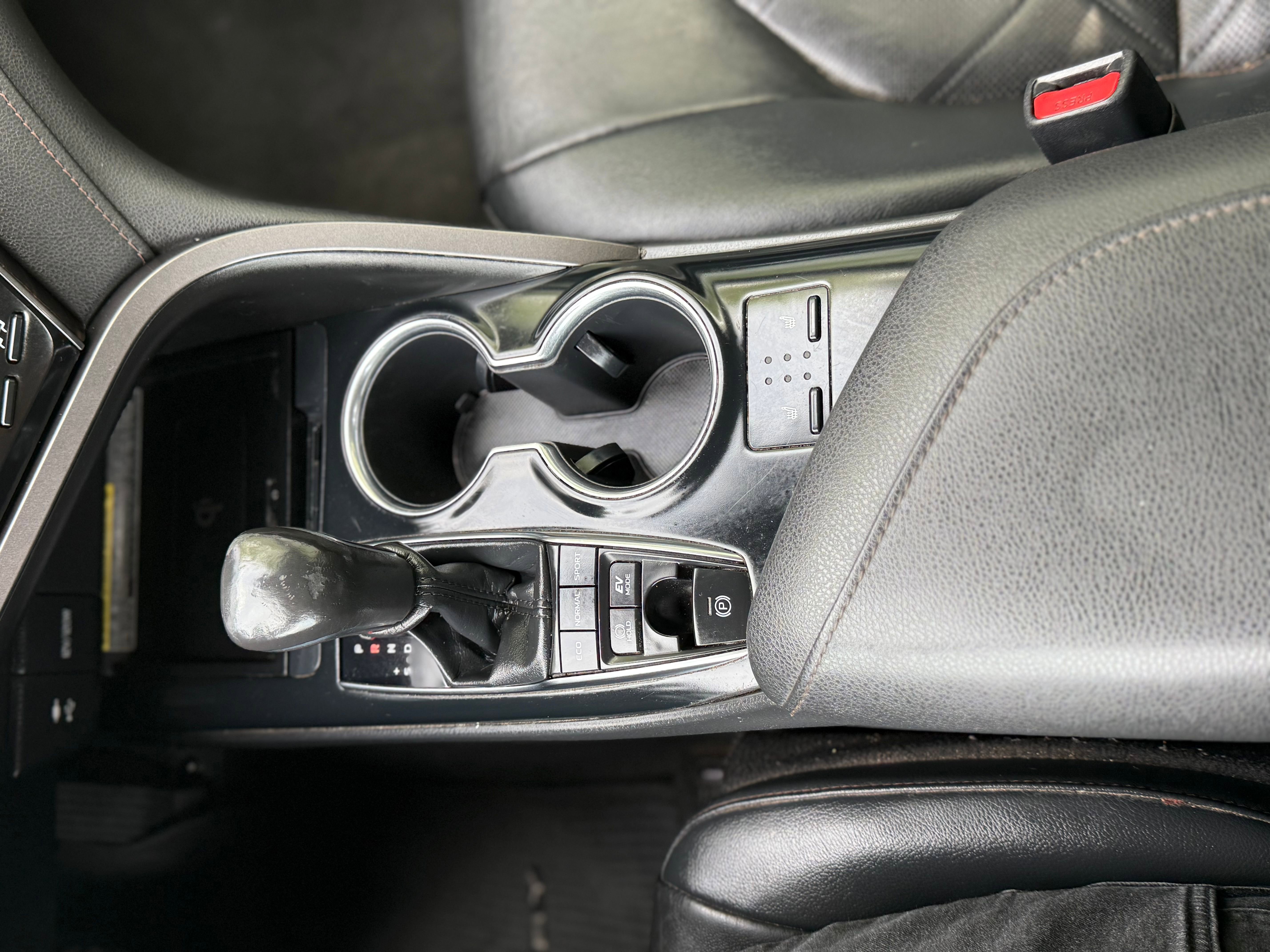 Vehicle image 16 of 17