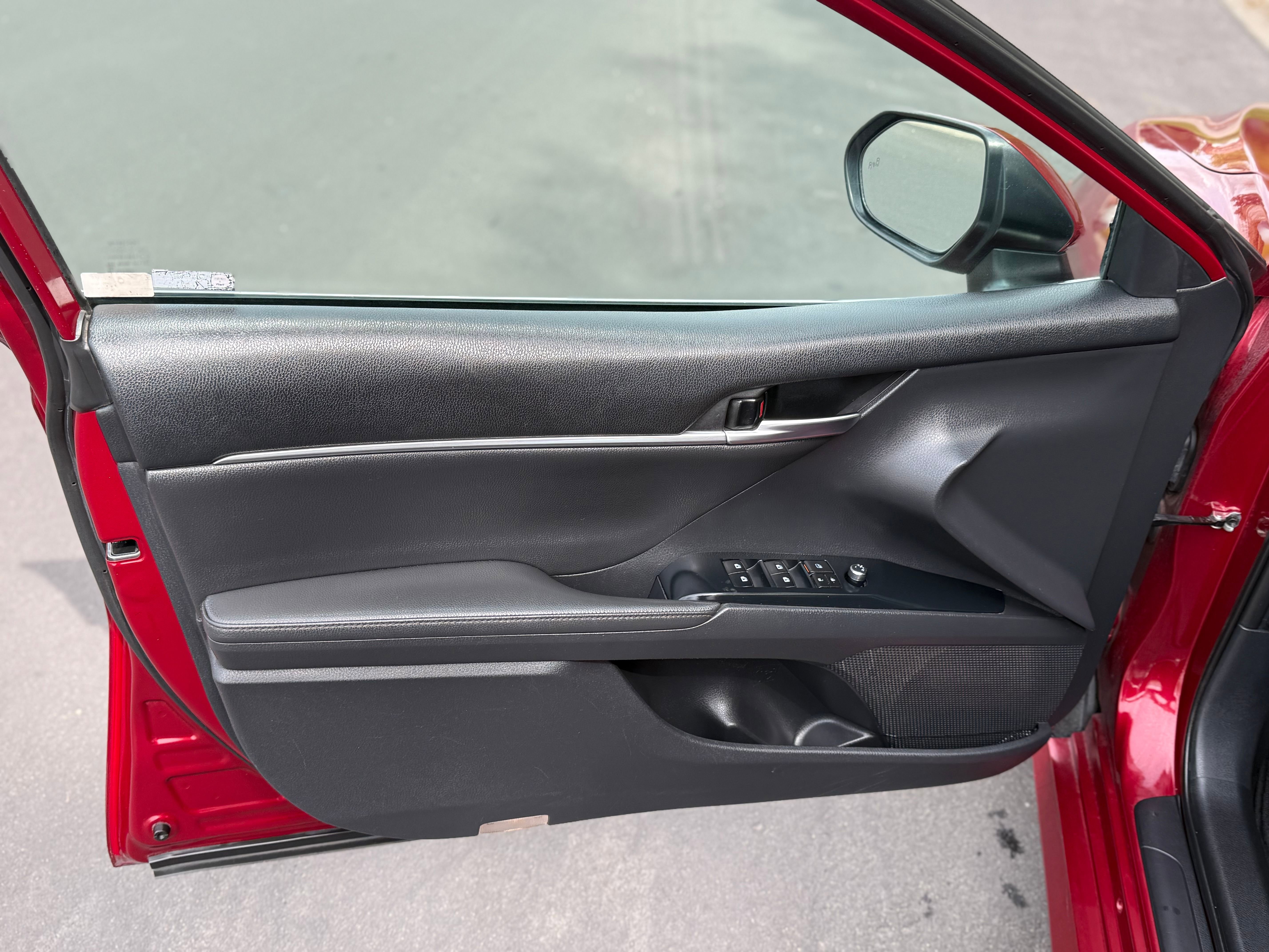 Vehicle image 13 of 17