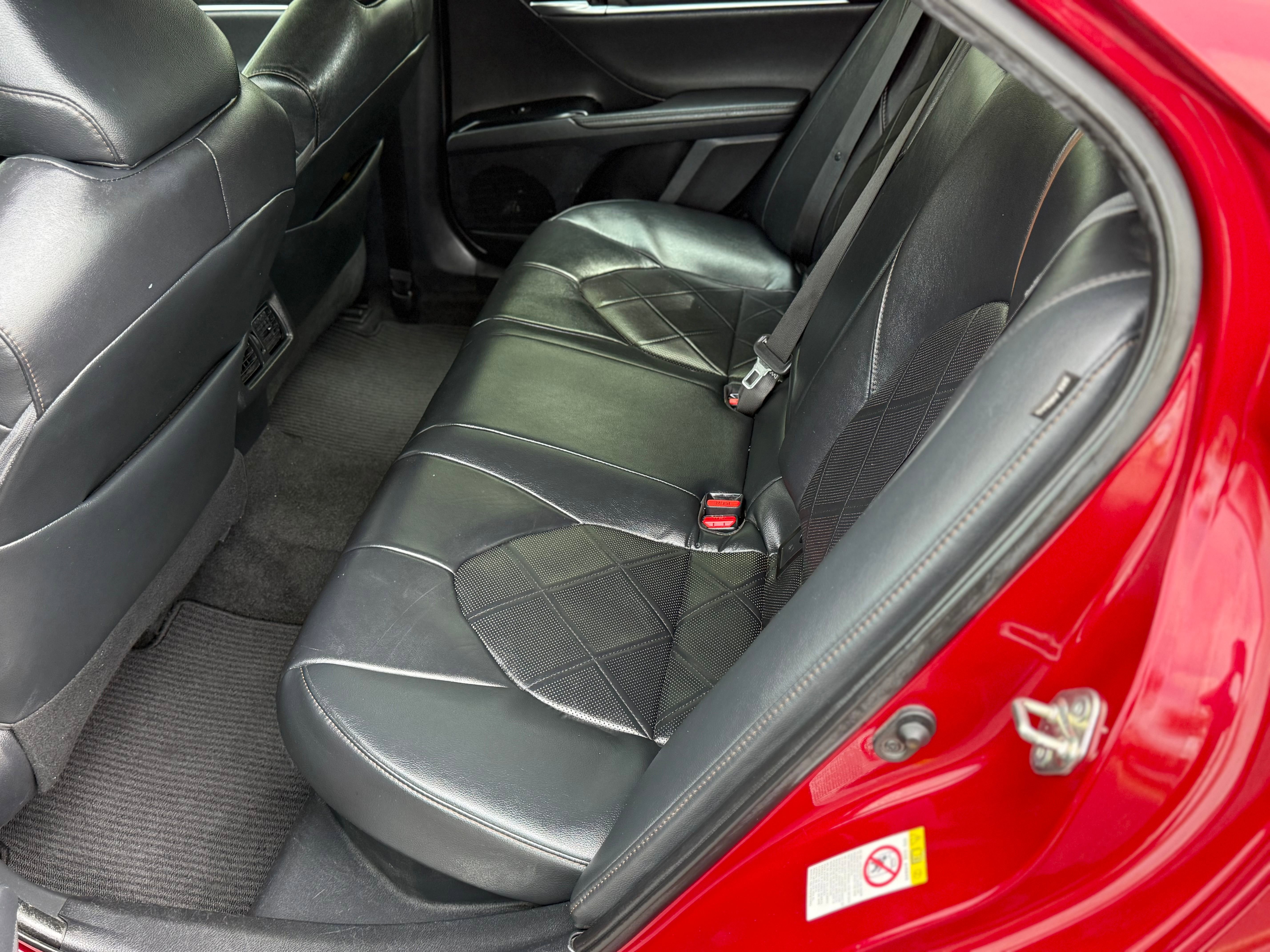 Vehicle image 10 of 17