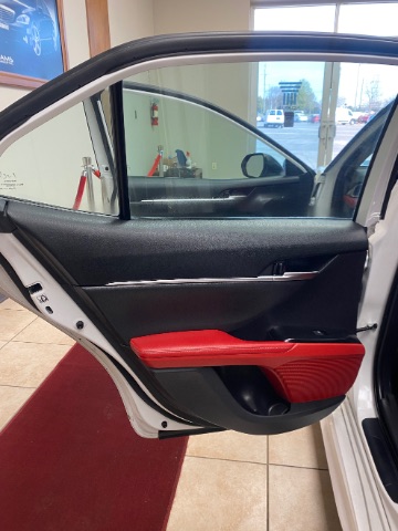 Vehicle image 9 of 24