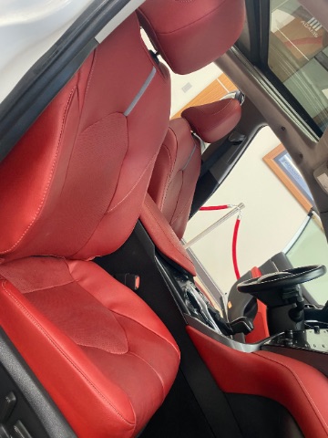 Vehicle image 10 of 24
