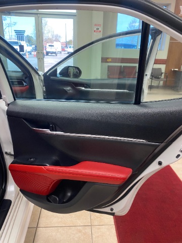 Vehicle image 7 of 24
