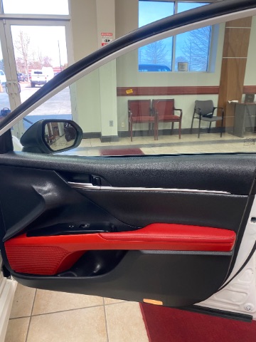 Vehicle image 8 of 24