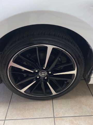 Vehicle image 22 of 24