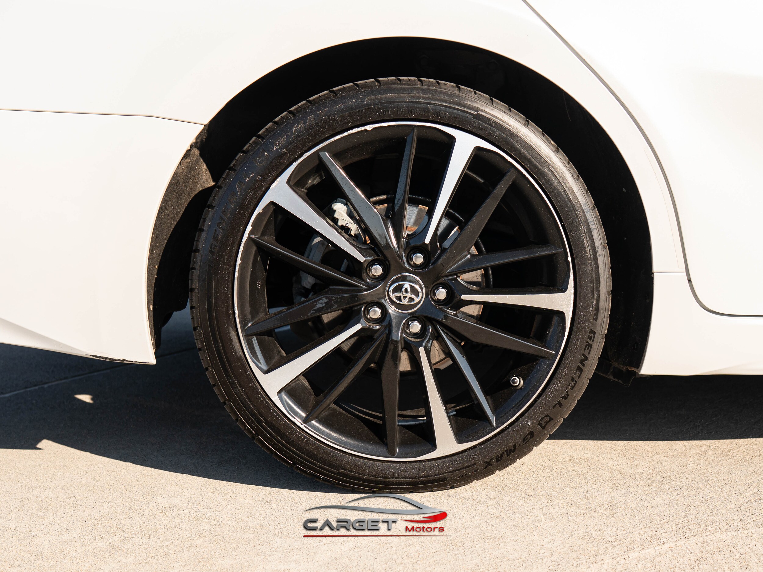 Vehicle image 10 of 43