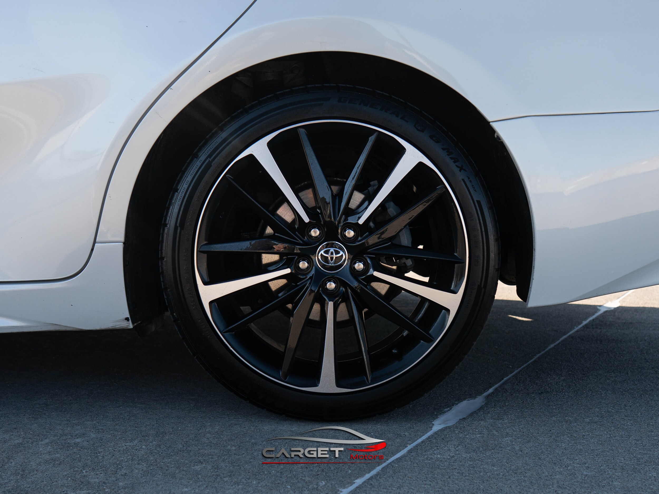 Vehicle image 11 of 43