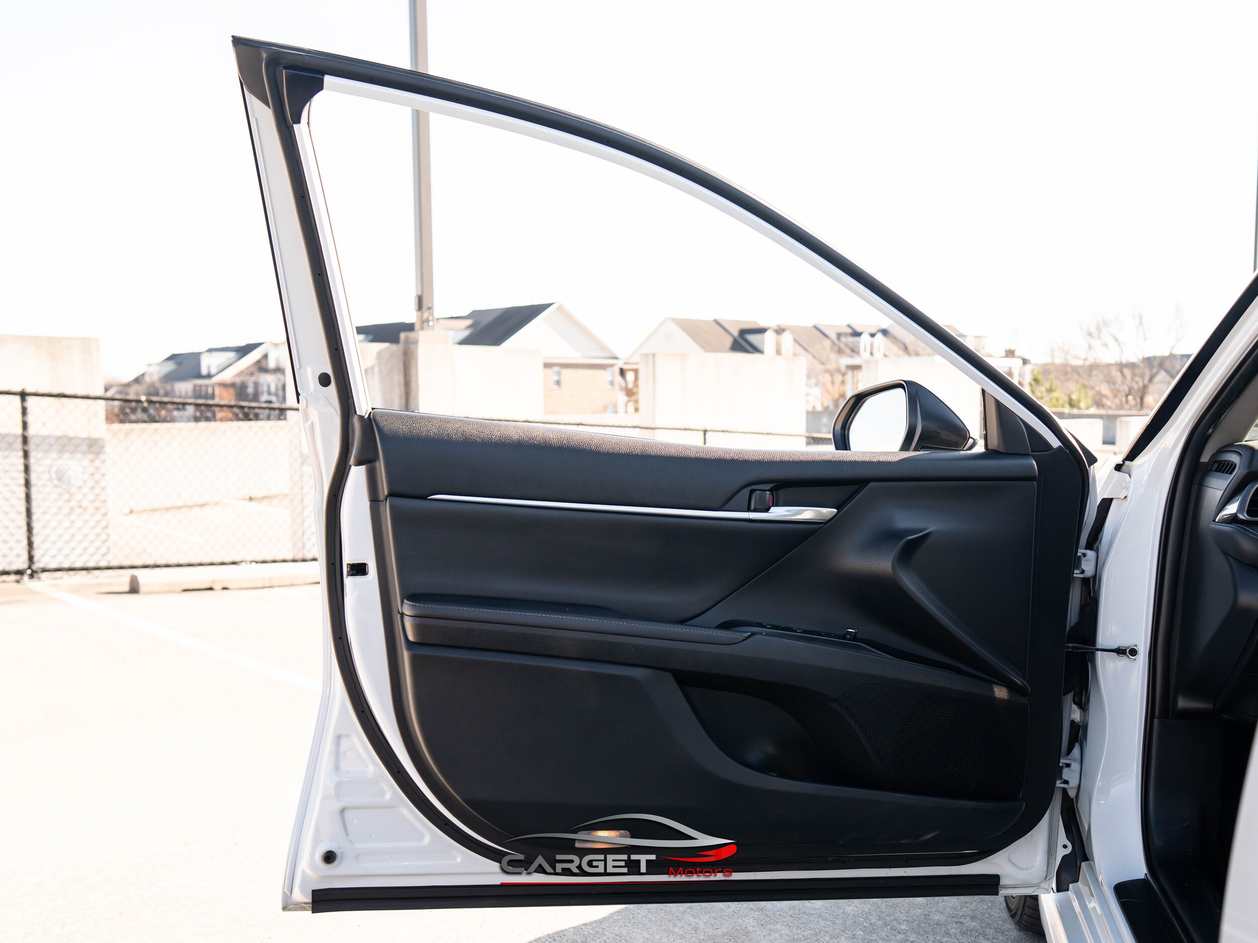Vehicle image 34 of 43