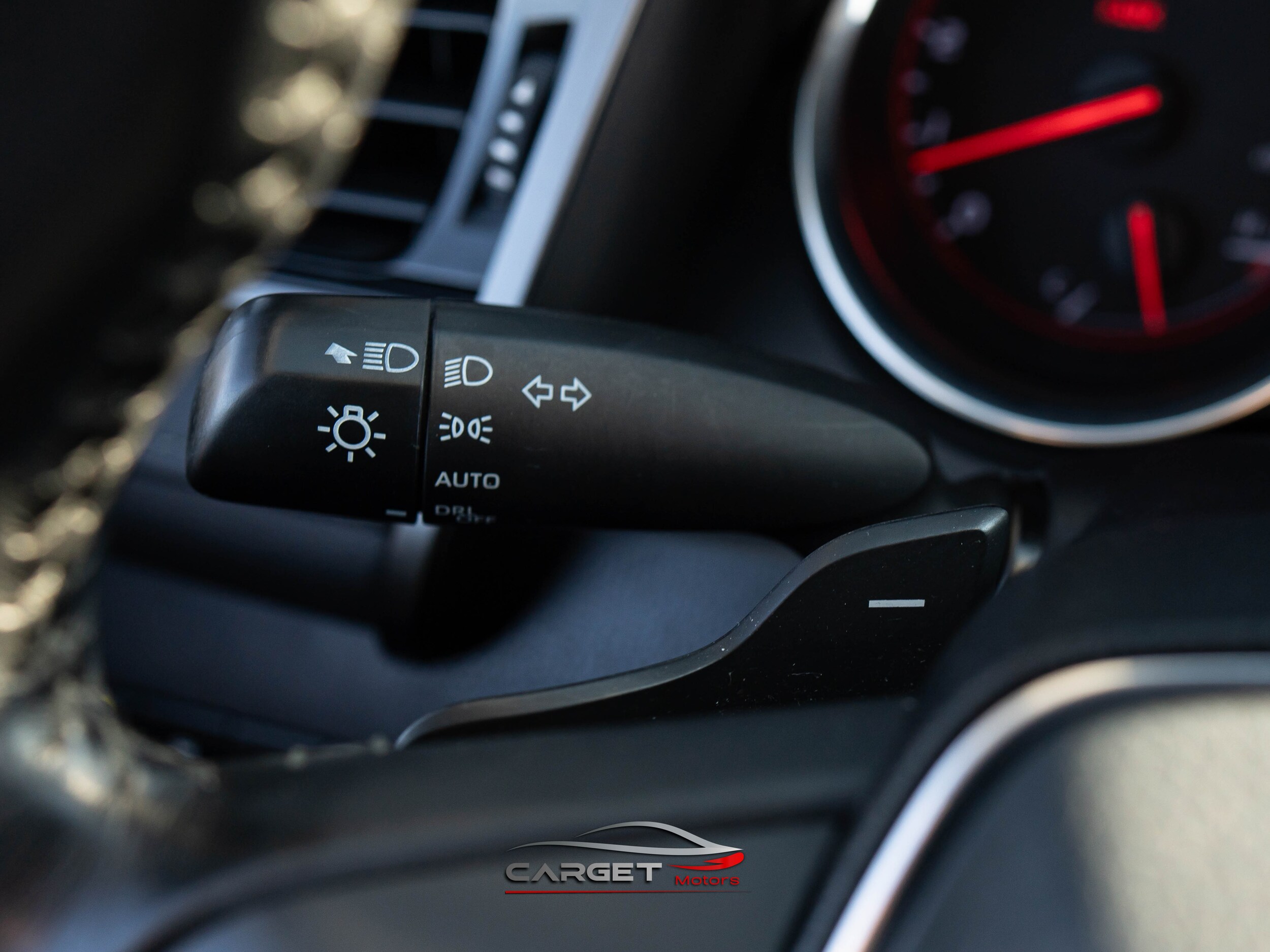 Vehicle image 26 of 43