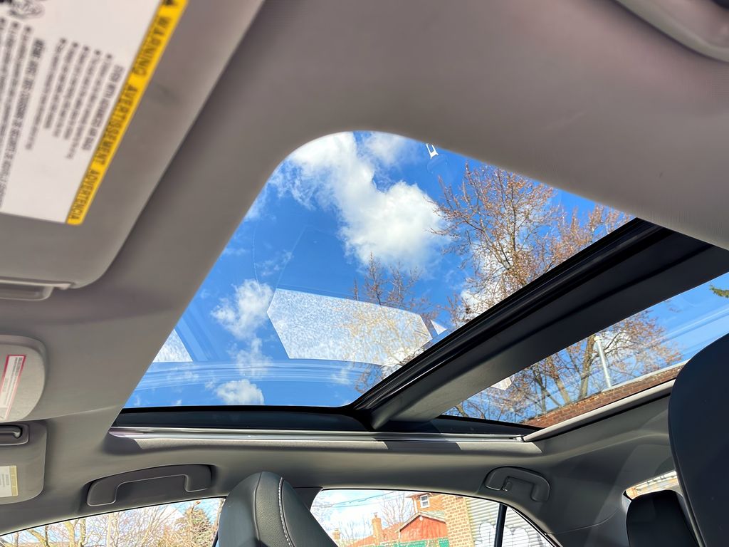 Vehicle image 27 of 39
