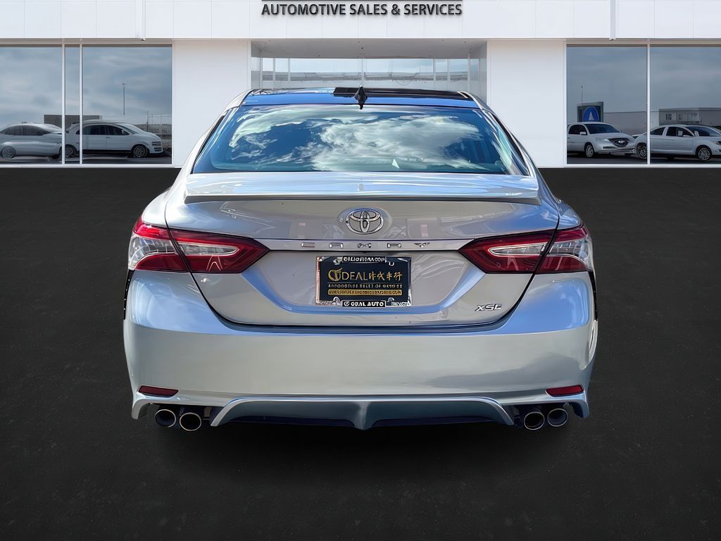 Vehicle image 11 of 39