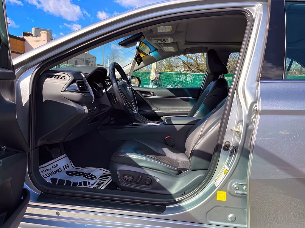 Vehicle image 37 of 39