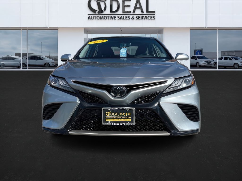 Vehicle image 3 of 39