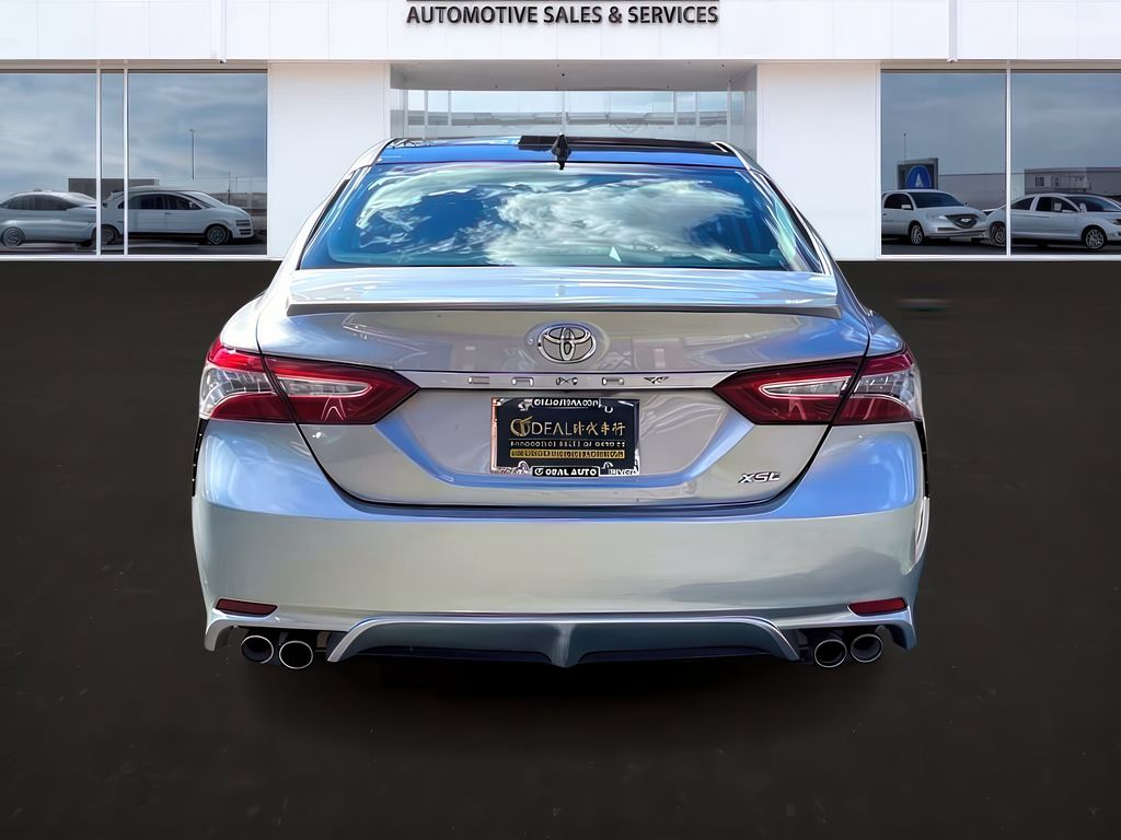 Vehicle image 10 of 39