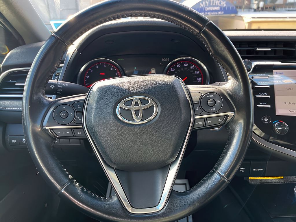 Vehicle image 21 of 39