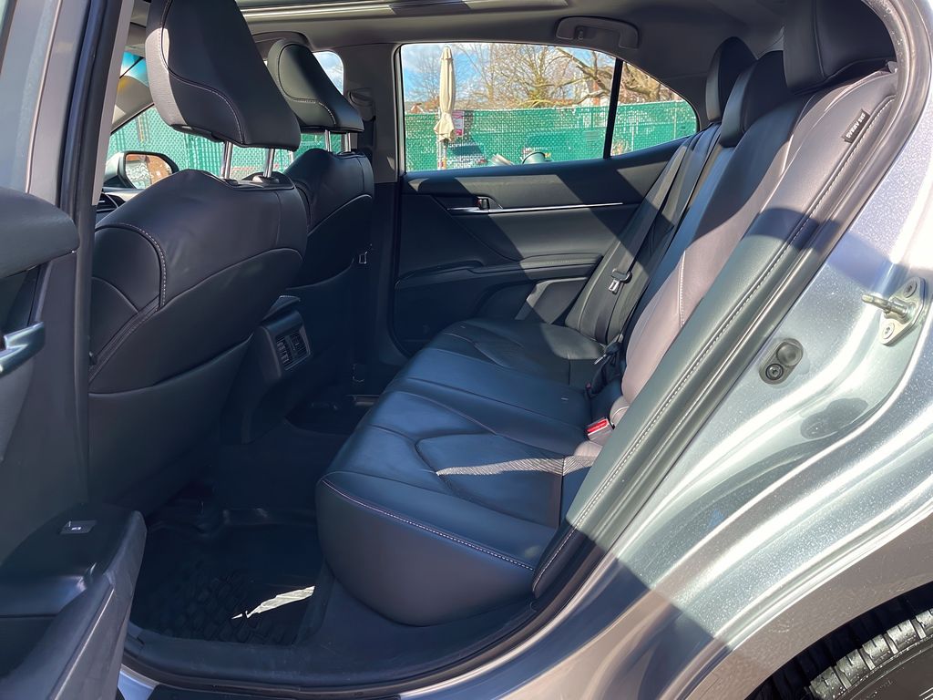 Vehicle image 31 of 39