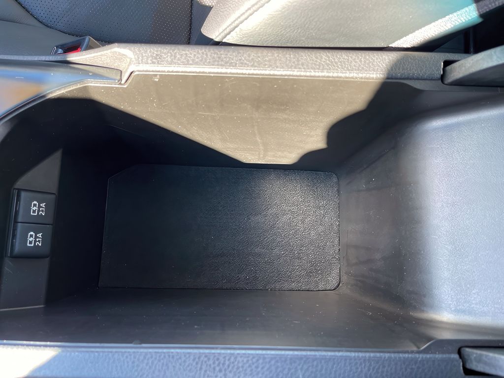 Vehicle image 32 of 39