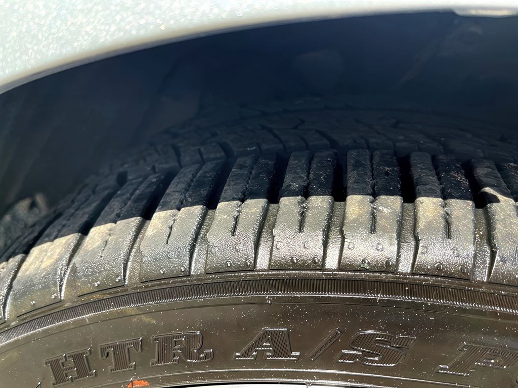 Vehicle image 34 of 39