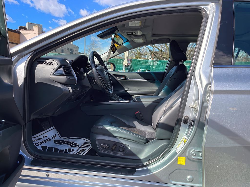 Vehicle image 16 of 39