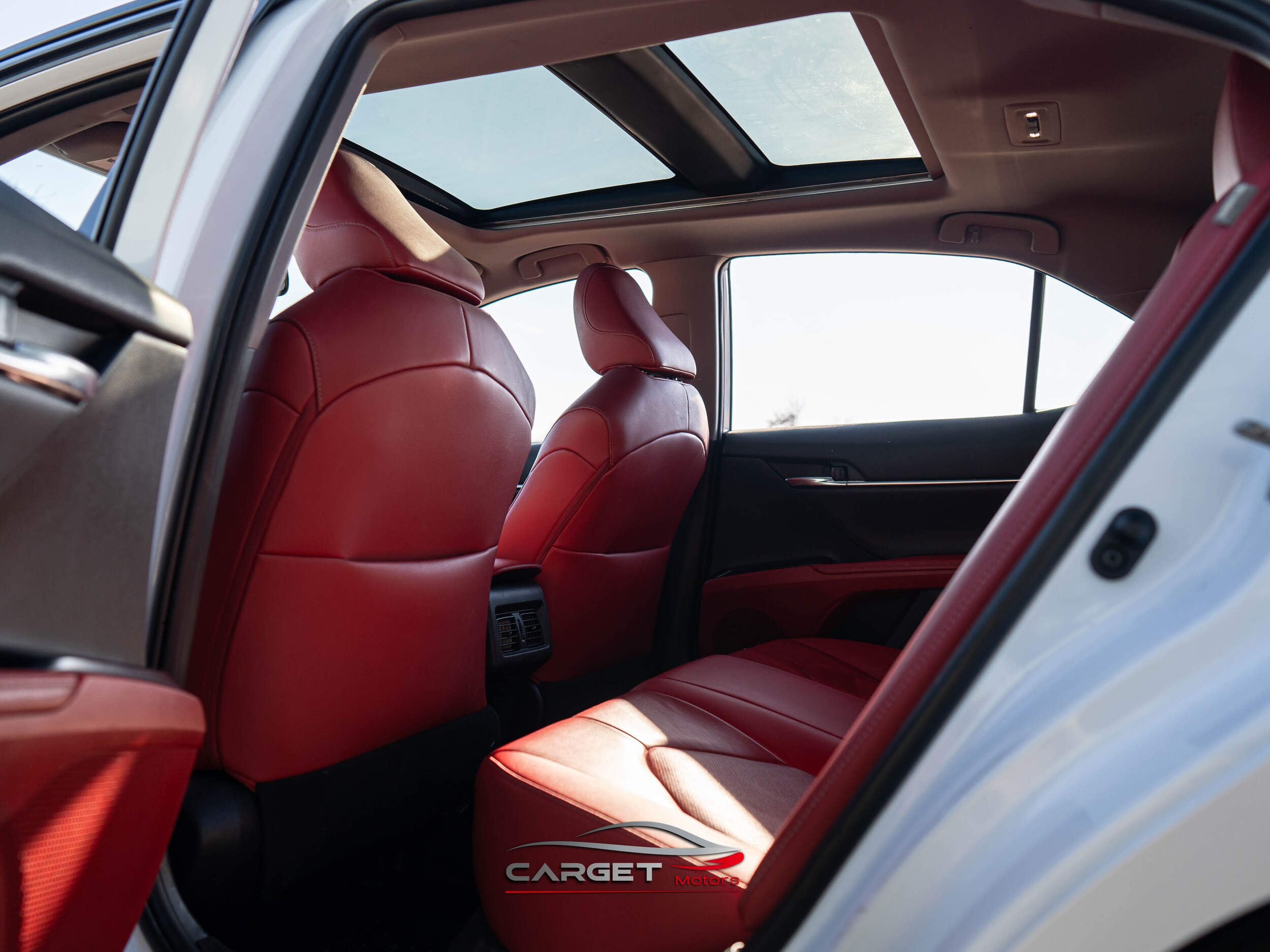 Vehicle image 19 of 46
