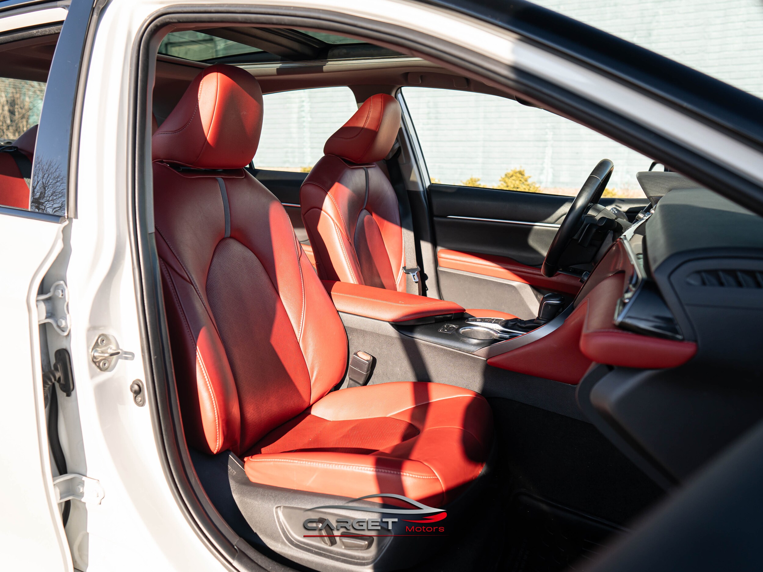 Vehicle image 15 of 46