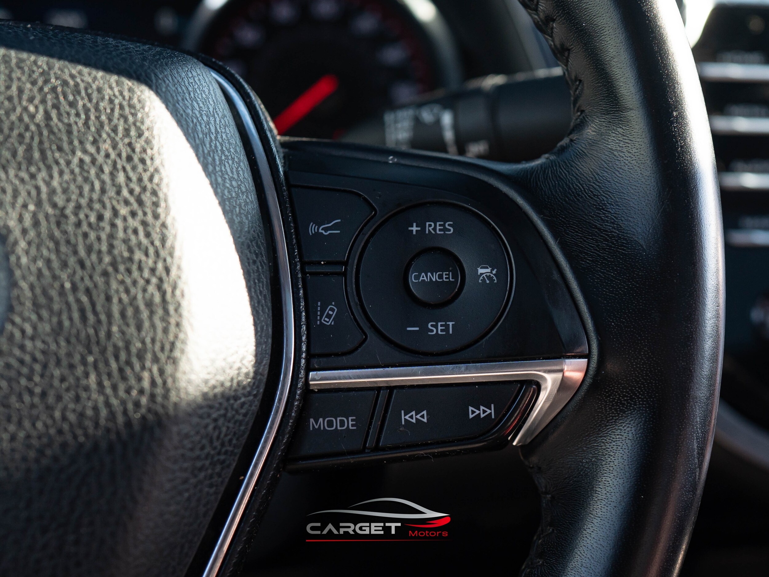 Vehicle image 23 of 46