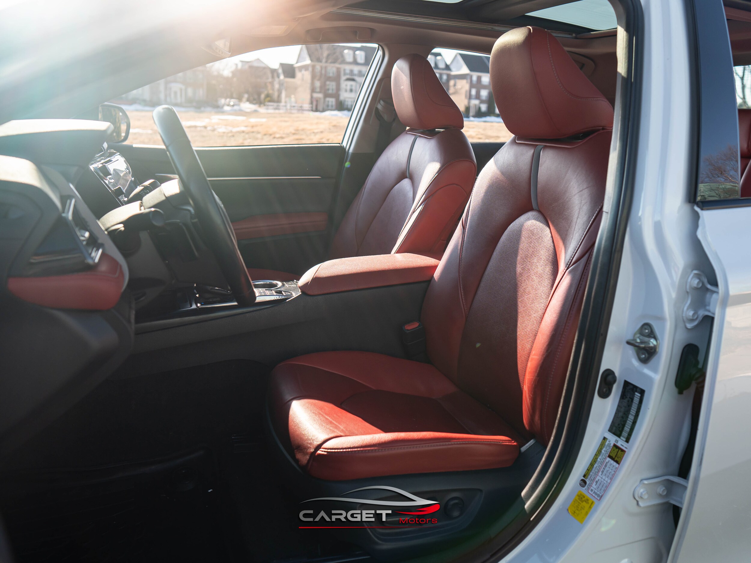Vehicle image 14 of 46