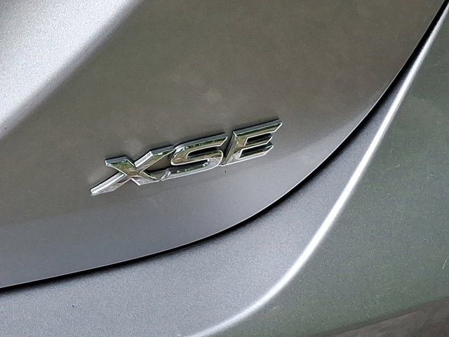 Vehicle image 5 of 8