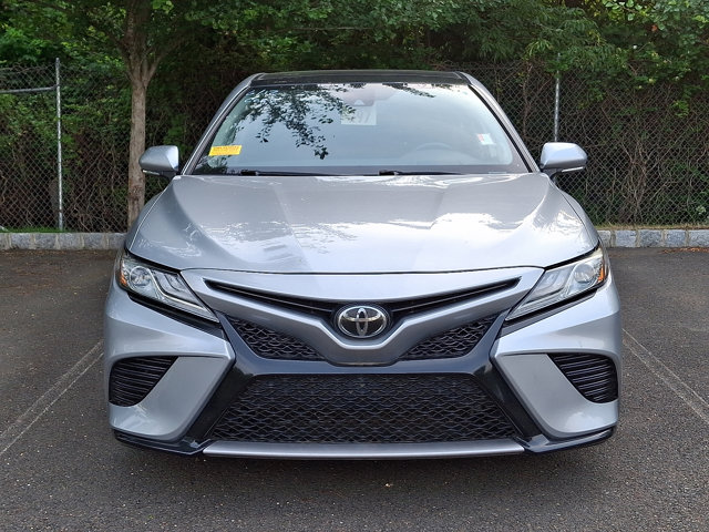 Vehicle image 2 of 8