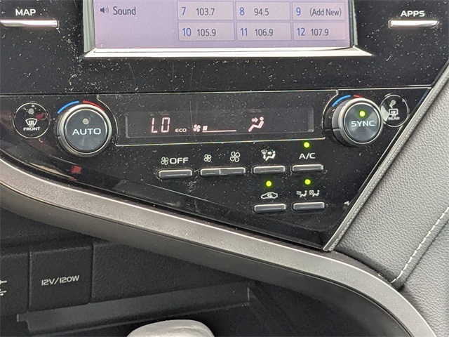 Vehicle image 25 of 40