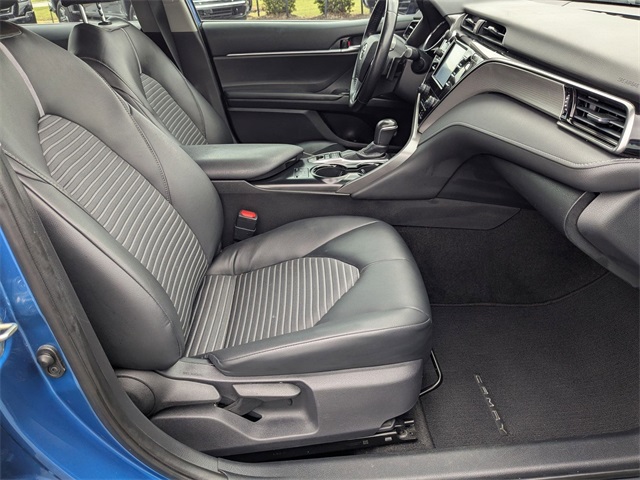 Vehicle image 36 of 40